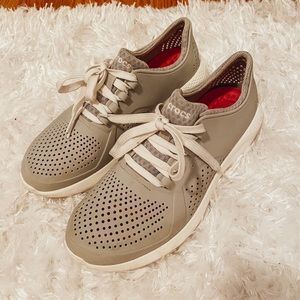 croc literide tennis shoes